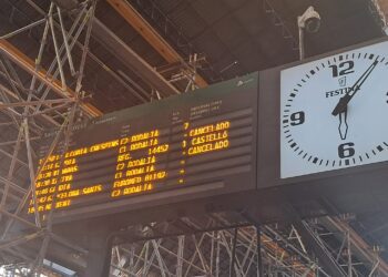 Cascada de cancelaciones y retrasos en las líneas C1 y C2 de cercanías de Valencia 2 Cascada de cancelaciones y retrasos en las líneas C1 y C2 de cercanías de Valencia