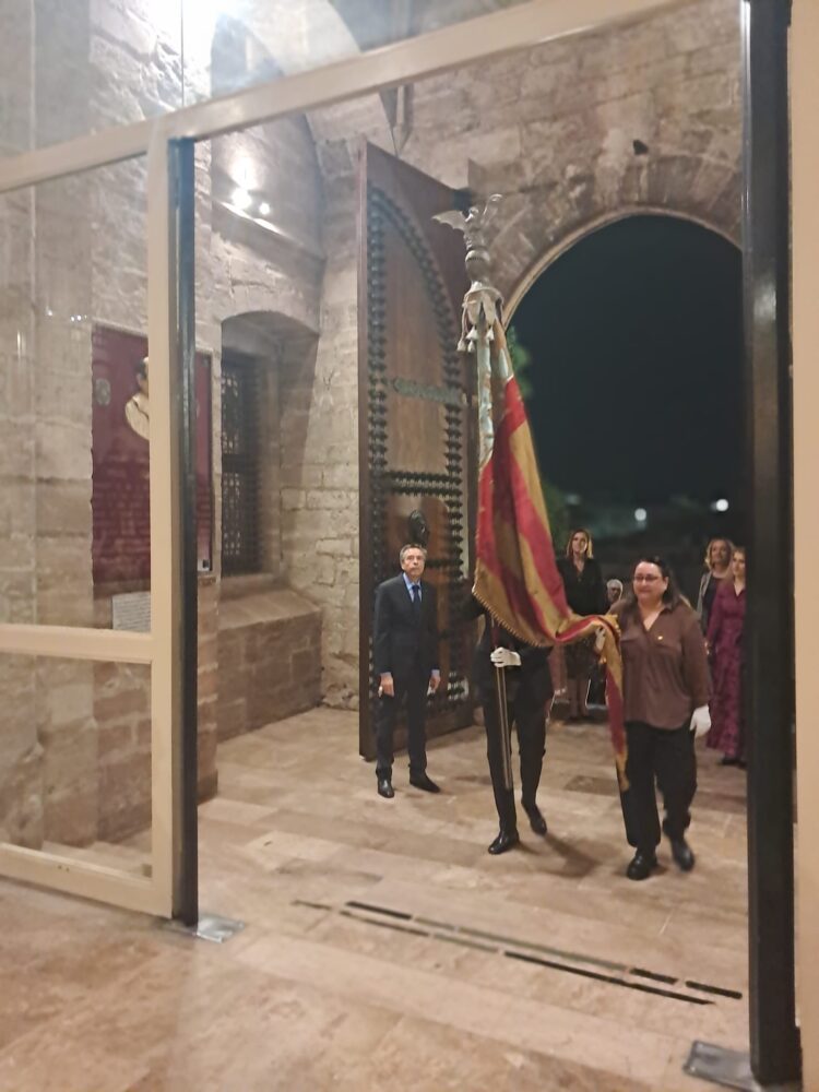 Lo Rat Penat dona inici a les celebracions del 9 d’Octubre en el Te Deum en el Monasteri de Sta. María del Puig