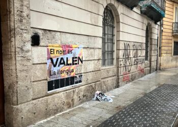 Tibieza en el Ajuntament de Valéncia por el ataque a la sede de Lo Rat Penat