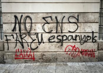 ARRAN ataca y vandaliza la fachada de la Sede de Lo Rat Penat la madrugada del 9 d'Octubre 2 ARRAN ataca y vandaliza la fachada de la Sede de Lo Rat Penat la madrugada del 9 d'Octubre