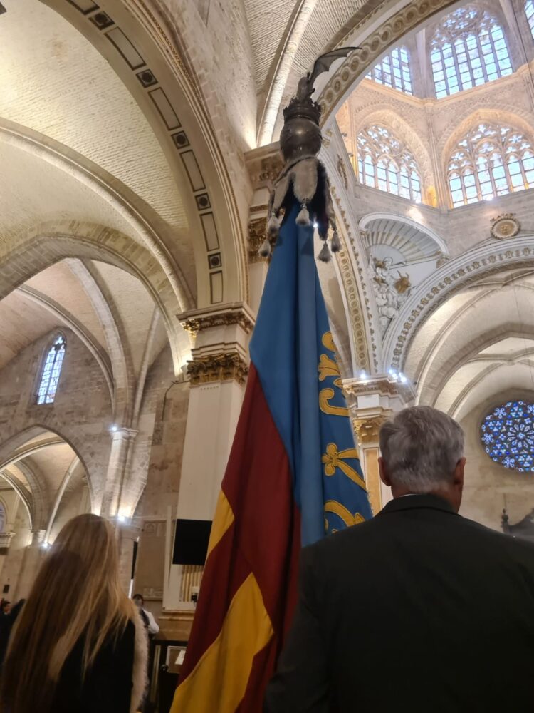 Lo Rat Penat i la RACV denuncien el menyspreu de l’Arquebisbe de Valéncia cap a la Real Senyera com a símbol de tots els valencians