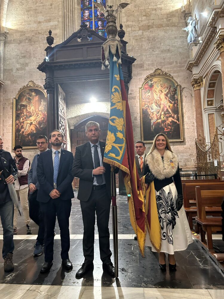 Lo Rat Penat i la RACV denuncien el menyspreu de l’Arquebisbe de Valéncia cap a la Real Senyera com a símbol de tots els valencians