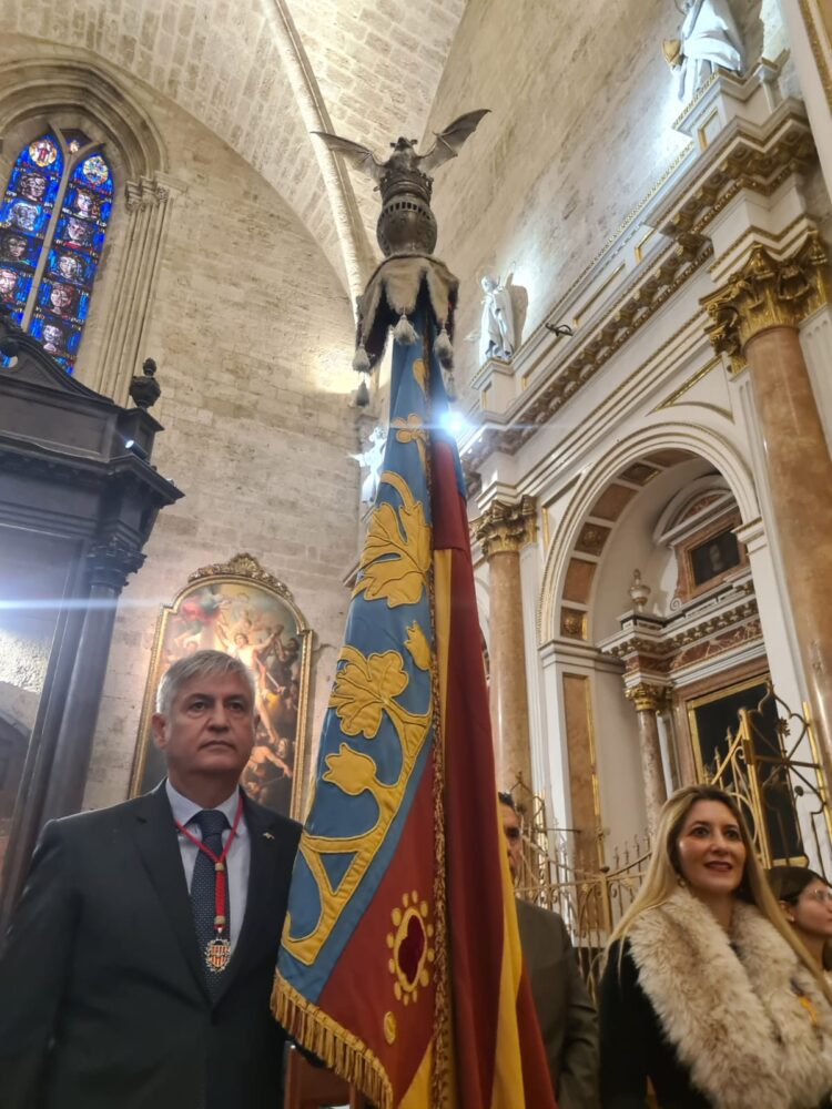 Lo Rat Penat i la RACV denuncien el menyspreu de l’Arquebisbe de Valéncia cap a la Real Senyera com a símbol de tots els valencians