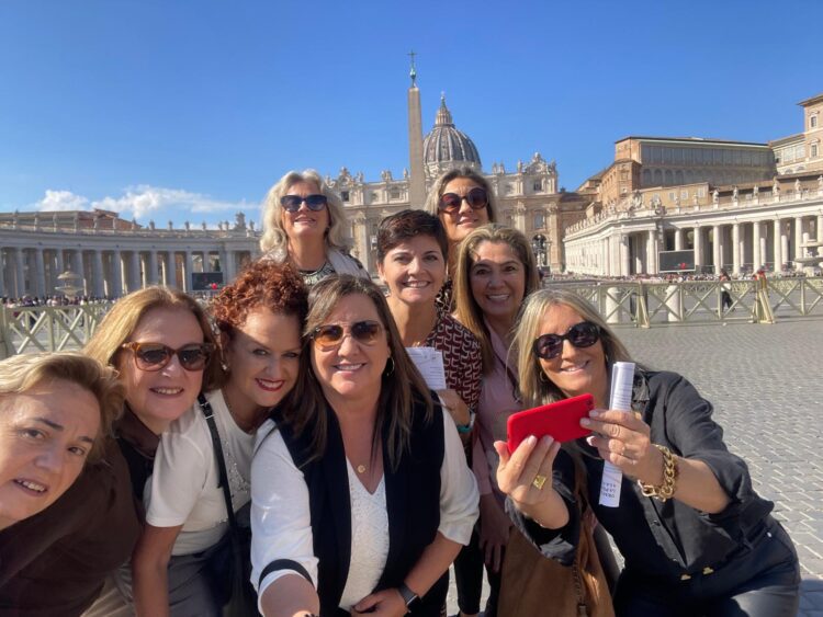 La corte de la FMV de 1.986 se reúne en un viaje a Roma 40 años después