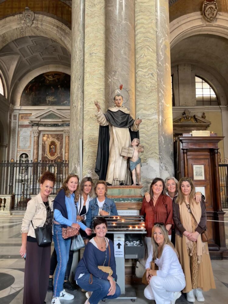 La corte de la FMV de 1.986 se reúne en un viaje a Roma 40 años después