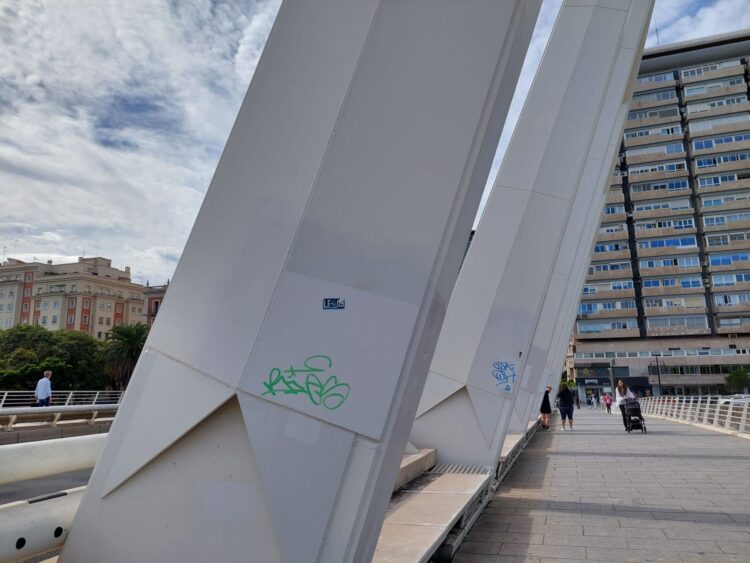 El parcheado puente de la Exposición de Santiago Calatrava