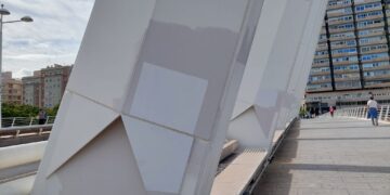 El parcheado puente de la Exposición de Santiago Calatrava