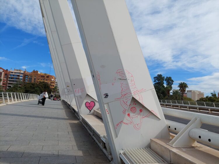 El parcheado puente de la Exposición de Santiago Calatrava
