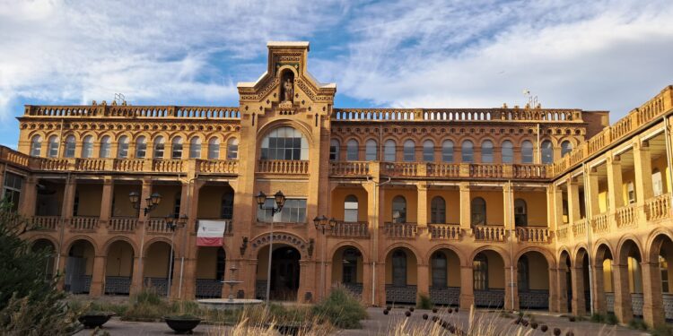 El centro de menores no acompañados de la Malvarrosa un polvorín 1 El centro de menores no acompañados de la Malvarrosa un polvorín en situación irregular