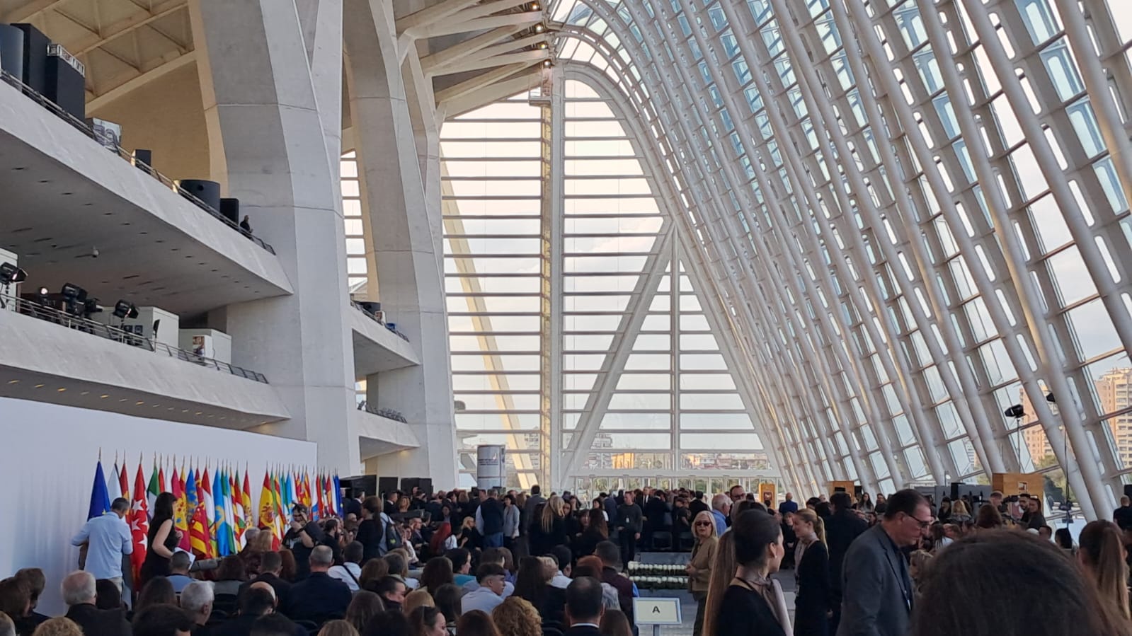 Una ceremonia de menos de una hora tras un año de las inundaciones 2 WhatsApp Image 2025 10 29 at 16.45.28