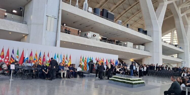 Una ceremonia de menos de una hora tras un año de las inundaciones 1 Una ceremonia de menos de una hora tras un año de las inundaciones