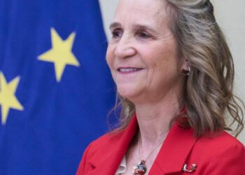 Lo Rat Penat anuncia la presència de S.A.R. l'Infanta Donya Elena en els CXXXVII Jocs Florals de la Ciutat i Regne de Valéncia 1 Lo Rat Penat anuncia la presència de S.A.R. l'Infanta Donya Elena en els CXXXVII Jocs Florals de la Ciutat i Regne de Valéncia