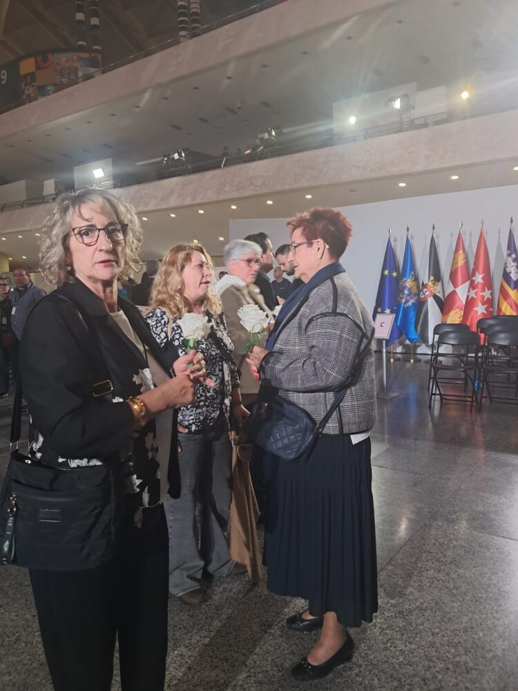 Un acto homenaje frío, montado por Moncloa y muy planificado para la foto y las cámaras