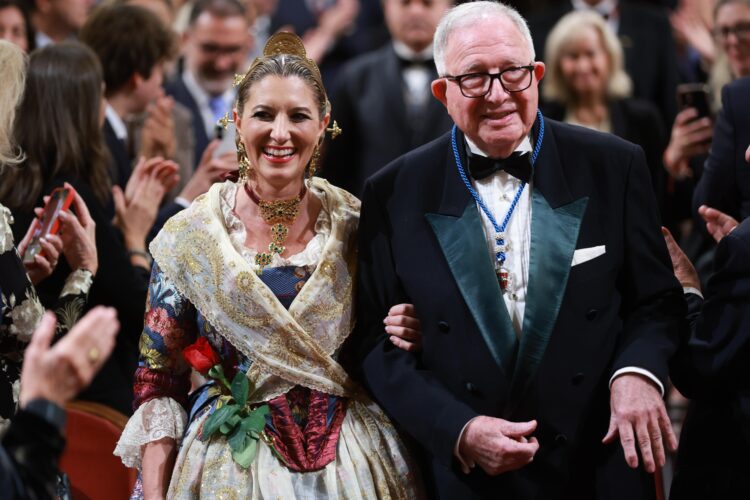 Lo Rat Penat celebra en gran èxit els CXXXVII Jocs Florals de la Ciutat i Regne de Valéncia en presència real de l’infanta Na Elena