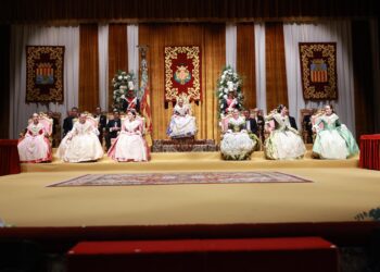 Lo Rat Penat celebra en gran èxit els CXXXVII Jocs Florals de la Ciutat i Regne de Valéncia en presència real de l'infanta Na Elena 14 Lo Rat Penat celebra en gran èxit els CXXXVII Jocs Florals de la Ciutat i Regne de Valéncia en presència real de l’infanta Na Elena