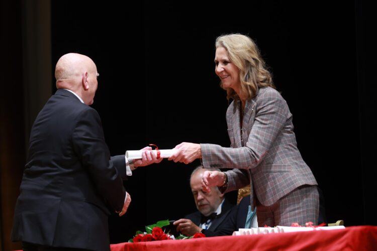 Lo Rat Penat celebra en gran èxit els CXXXVII Jocs Florals de la Ciutat i Regne de Valéncia en presència real de l’infanta Na Elena