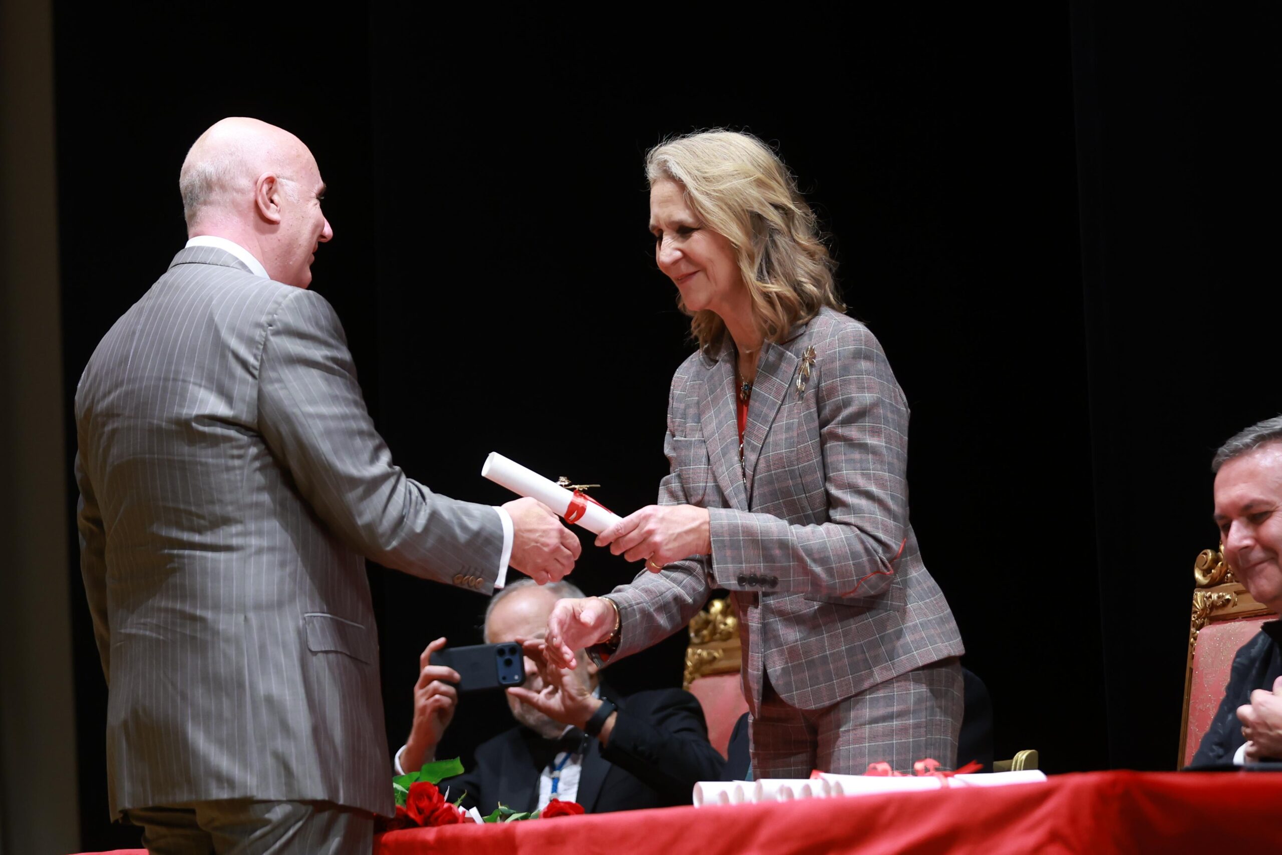 Lo Rat Penat celebra en gran èxit els CXXXVII Jocs Florals de la Ciutat i Regne de Valéncia en presència real de l'infanta Na Elena 9 WhatsApp Image 2025 10 31 at 06.32.471 scaled