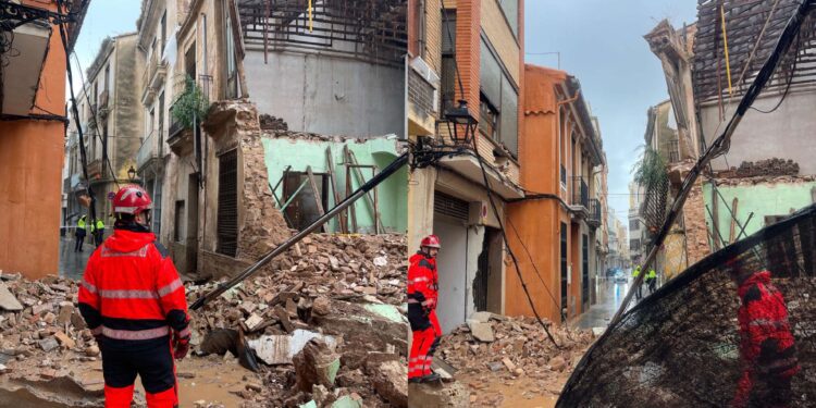 Derrumbe de una casa en el centro de Burriana por las lluvias, no hay heridos ni fallecidos