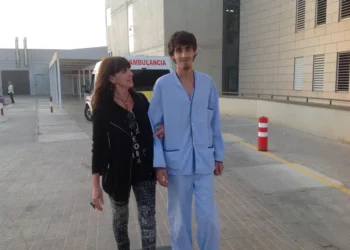 daniel junto a su madre a9f9