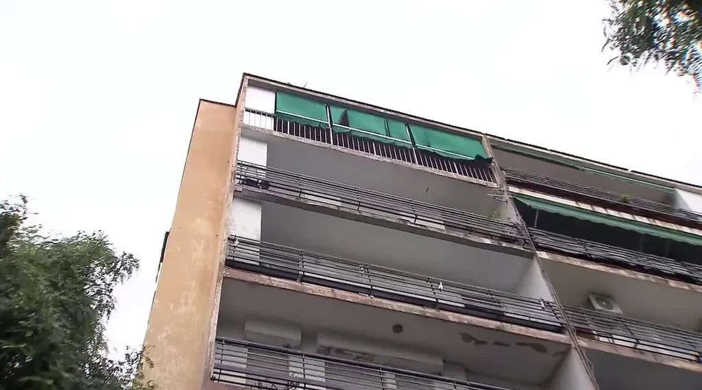 Las incógnitas del hombre hallado muerto tras 15 años en su piso de Valencia 1 Las incógnitas del hombre hallado muerto tras 15 años en su piso de Valencia