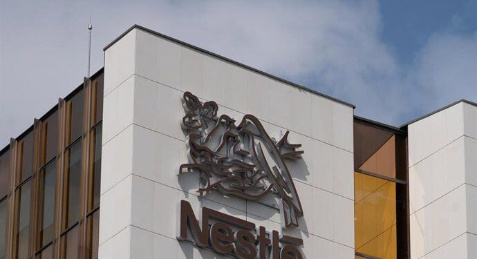 Nestlé se dispara en Bolsa tras anunciar 16.000 despidos y un nuevo plan de ahorro millonario 1 fotonoticia 20251016180903 690