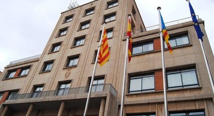 Se derrumba el techo de una casa deshabitada en Vila-real sin causar heridos 1 fotonoticia 20251018190905 690