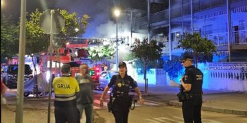 Siete heridos en un incendio de un edificio residencial de la Plaja de Gandía la pasada madrugada