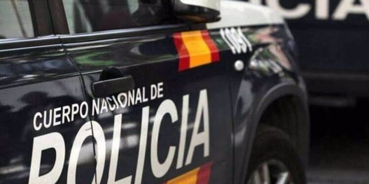Detenidos dos hombres en Alicante por el asesinato de una mujer de 37 años 1 policia nacional 16 9 aspect ratio default 0 da39 1 3