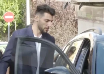 Procesan al futbolista Rafa Mir por una presunta agresión sexual a una joven en una vivienda de Bétera
