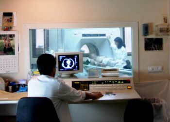 CCOO denuncia la falta de personal técnico superior de imagen para el diagnóstico y medicina nuclear en el Departamento de Salud Xàtiva-Ontinyent 8 CCOO denuncia la falta de personal técnico superior de imagen para el diagnóstico y medicina nuclear en el Departamento de Salud Xàtiva-Ontinyent