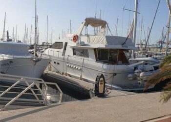 La Marina de Valencia se vacía de megayates para dar paso a una gran reforma de 84 millones 2 La Marina de Valencia se vacía de megayates para dar paso a una gran reforma de 84 millones