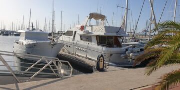 La Marina de Valencia se vacía de megayates para dar paso a una gran reforma de 84 millones