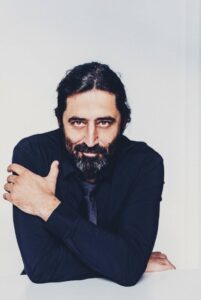 El escultor Alfredo Llorens realizará las tres primeras obras de la ruta de personajes literarios y cinematográficos de Valencia