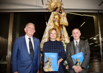 Torrent presenta el libro "Nuestra Señora de los Desamparados en Torrent" 14 Torrent presenta el libro "Nuestra Señora de los Desamparados en Torrent"