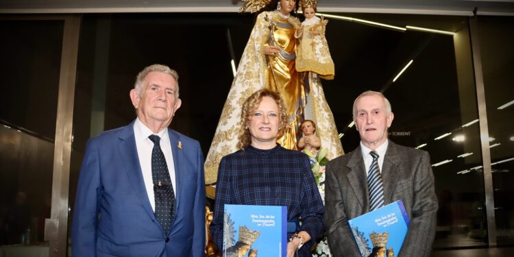 Torrent presenta el libro "Nuestra Señora de los Desamparados en Torrent" 1 Torrent presenta el libro "Nuestra Señora de los Desamparados en Torrent"