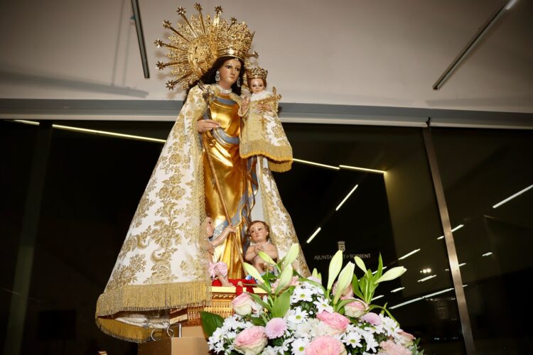 Torrent presenta el libro «Nuestra Señora de los Desamparados en Torrent»