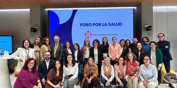 El Colegio Oficial de Enfermería de Valencia participa en el Foro por la Salud 2025 de la Unión Sanitaria Valenciana