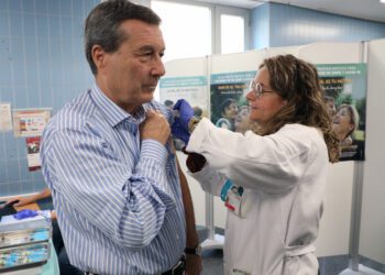 Sanidad amplía la vacunación frente a la gripe y a la COVID-19 a toda la población 14 Sanidad amplía la vacunación frente a la gripe y a la COVID-19 a toda la población