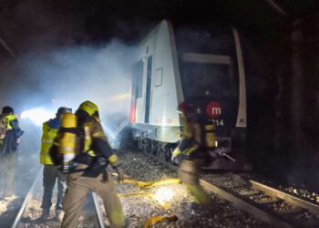 Metrovalencia realiza un simulacro de incendio de un tren en el túnel de Línea 1 y 2 en Àngel Guimerá 4 Metrovalencia realiza un simulacro de incendio de un tren en el túnel de Línea 1 y 2 en Àngel Guimerà