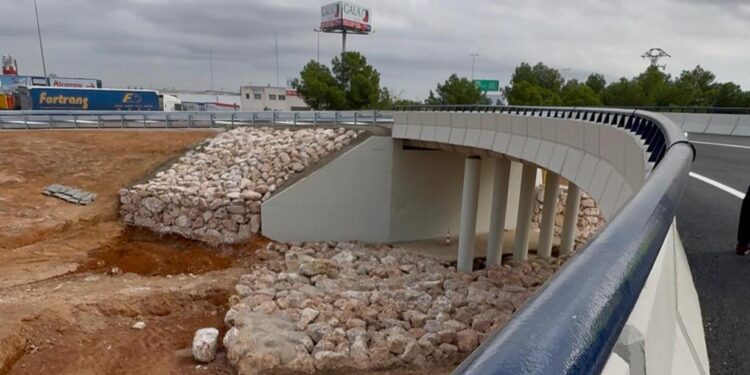 La Generalitat abre este jueves el puente de acceso a Bonaire reconstruido tras las riadas 1 La Generalitat abre este jueves el puente de acceso a Bonaire reconstruido tras las riadas