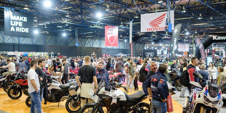 Récord de Asistencia y Éxito Comercial Marcan el Cierre del Salón 2Ruedas en Valencia 1 Récord de Asistencia y Éxito Comercial Marcan el Cierre del Salón 2Ruedas en Valencia