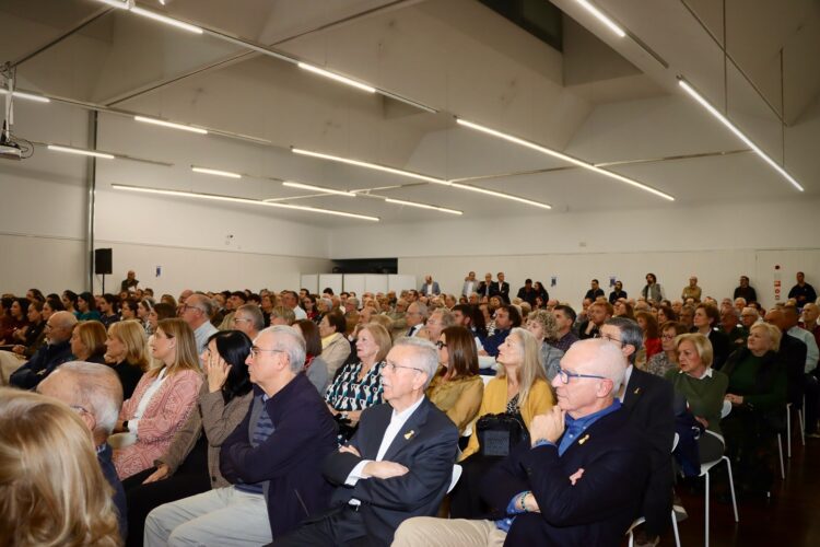 Torrent presenta el libro «Nuestra Señora de los Desamparados en Torrent»
