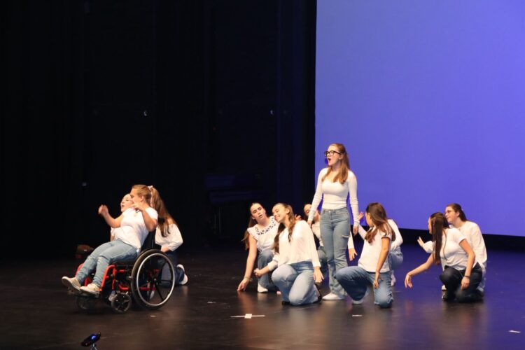 Torrent celebra la Gala ADISTO 2025, un homenaje a la inclusión bajo el lema «De tu mano»