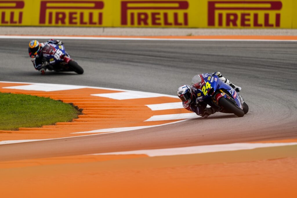 Moreira se atasca y González huele el título: máxima tensión en Moto2 durante el inicio del GP de Valencia 2 ARILUCENA @luzzari 125 GP de la Comunitat Valenciana 2025 Mediana