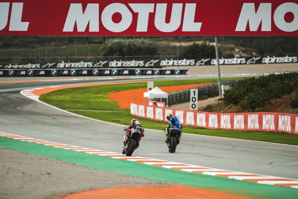 Moreira se atasca y González huele el título: máxima tensión en Moto2 durante el inicio del GP de Valencia 4 ARILUCENA @luzzari 137 GP de la Comunitat Valenciana 2025 Mediana