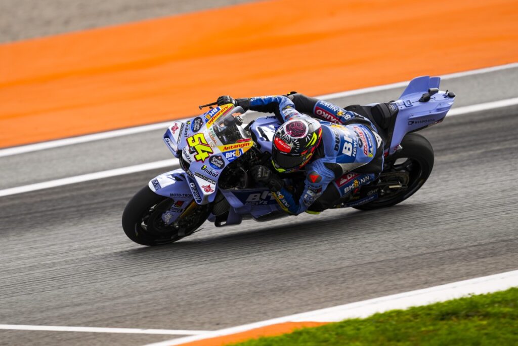 Moreira se atasca y González huele el título: máxima tensión en Moto2 durante el inicio del GP de Valencia 7 ARILUCENA @luzzari 30 GP de la Comunitat Valenciana 2025 Mediana