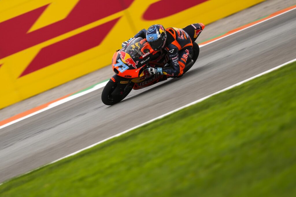 Moreira se atasca y González huele el título: máxima tensión en Moto2 durante el inicio del GP de Valencia 3 ARILUCENA @luzzari 74 GP de la Comunitat Valenciana 2025 Mediana