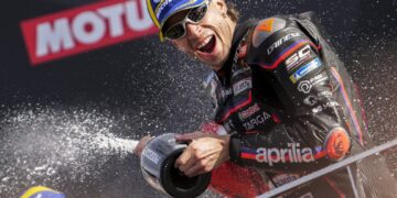 ARILUCENA @luzzari El Mundial de Moto2 Circuit Ricardo Tormo 51 Mediana
