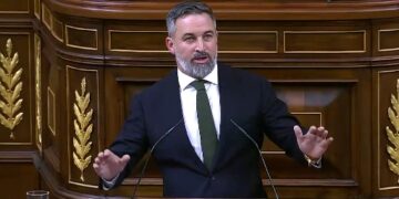 Abascal desafía a Sánchez: propone adelantar elecciones en la Comunidad Valenciana si convoca generales