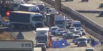 Accidente múltiple en la A-7 a la altura de Xàtiva provoca retenciones y desvíos en dirección a Valencia